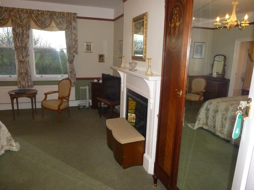 Leadon House Hotel Ледбъри Стая снимка