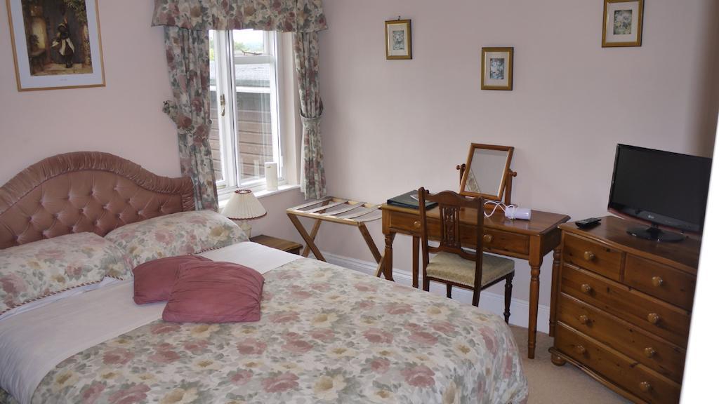 Leadon House Hotel Ледбъри Стая снимка