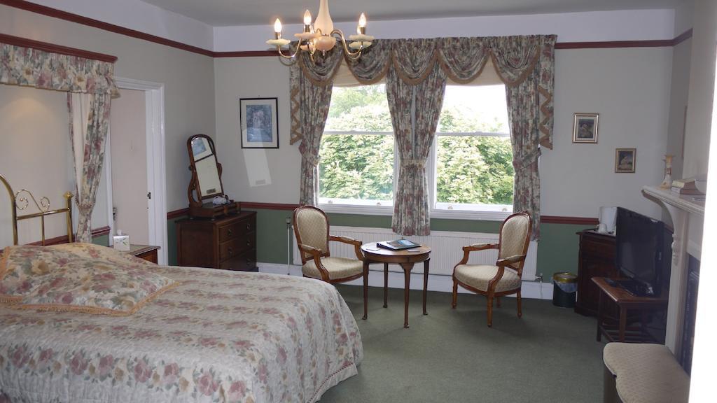 Leadon House Hotel Ледбъри Стая снимка
