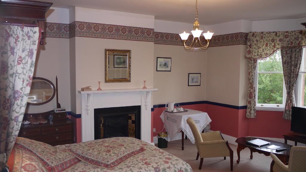 Leadon House Hotel Ледбъри Стая снимка