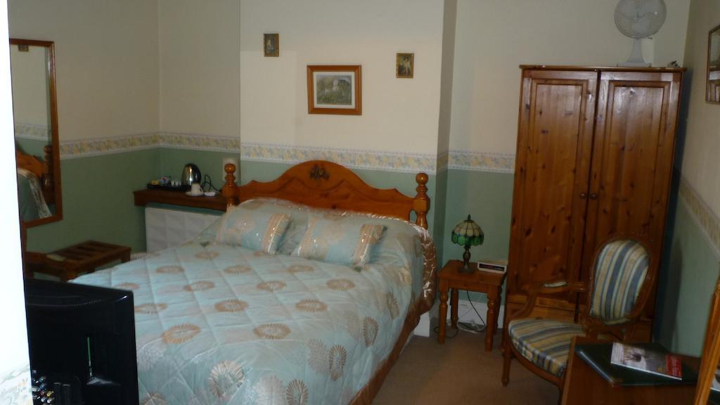 Leadon House Hotel Ледбъри Стая снимка